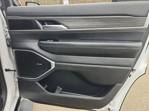 Used 2024 Jeep Wagoneer Series II image 50