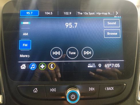 Used 2020 Chevrolet Malibu LT FWD image 25