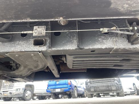 Used 2017 Ford F150 Platinum w/ Equipment Group 701A Luxury image 23