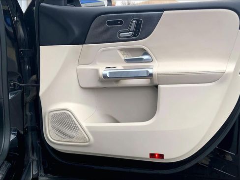 Used 2021 Mercedes-Benz GLB 250 GLB 250 image 23