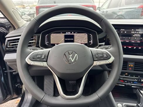 Used 2026 Volkswagen Jetta SEL FWD image 17