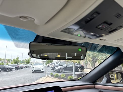 Used 2025 Lexus ES 350 w/ Premium Package FWD image 27