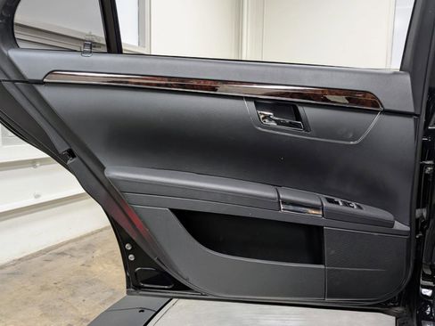 Used 2010 Mercedes-Benz S 550 image 17
