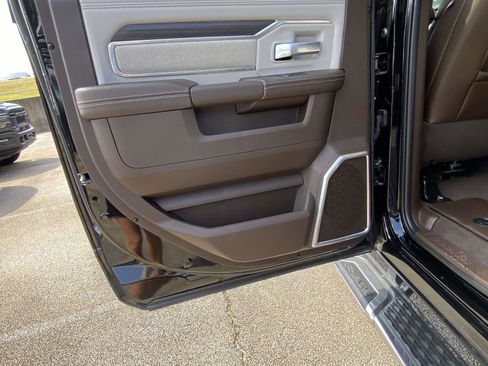 Used 2025 RAM 2500 Laramie image 18