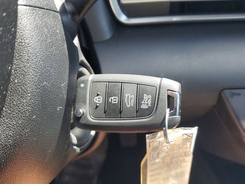 Used 2024 Hyundai Elantra SE FWD image 28