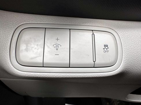 Used 2023 Hyundai Venue SEL w/ Cargo Package FWD image 15