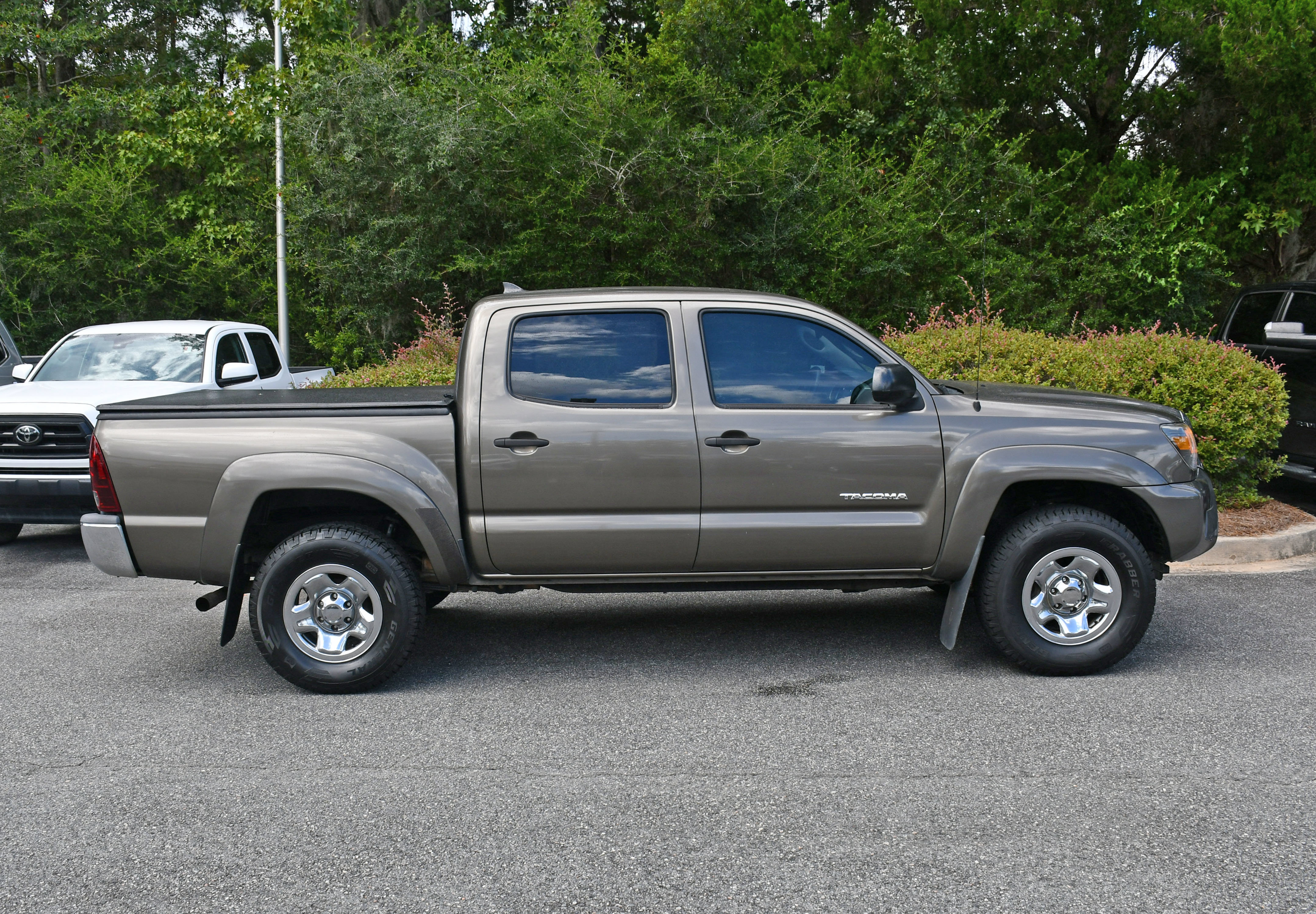 Used 2014 Toyota Tacoma PreRunner w/ SR5 Package RWD image 5