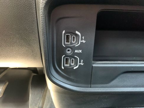 Used 2024 RAM 2500 Laramie AWD/4WD image 17
