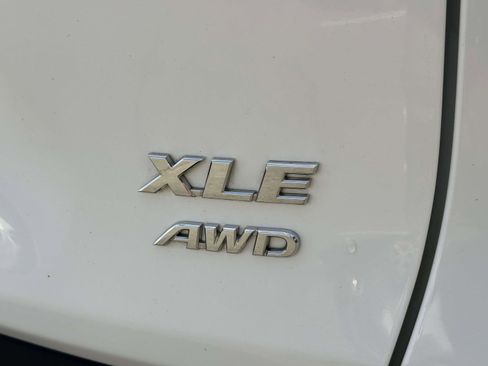 Used 2025 Toyota RAV4 XLE image 13