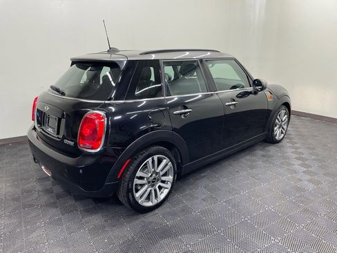 Used 2017 MINI Cooper 4-Door Hardtop image 8