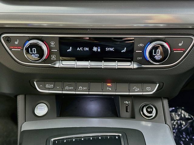Used 2020 Audi Q5 2.0T Titanium Premium Plus AWD/4WD image 18