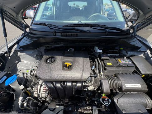 Used 2025 Kia Soul LX w/ LX Technology Package FWD image 30