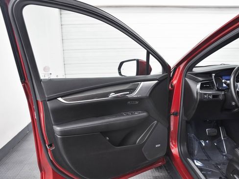 Used 2021 Cadillac XT5 Sportv w/ LPO, Floor Liner Package image 8