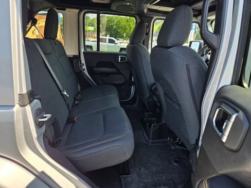 Used 2024 Jeep Wrangler Unlimited Sahara AWD/4WD image 23