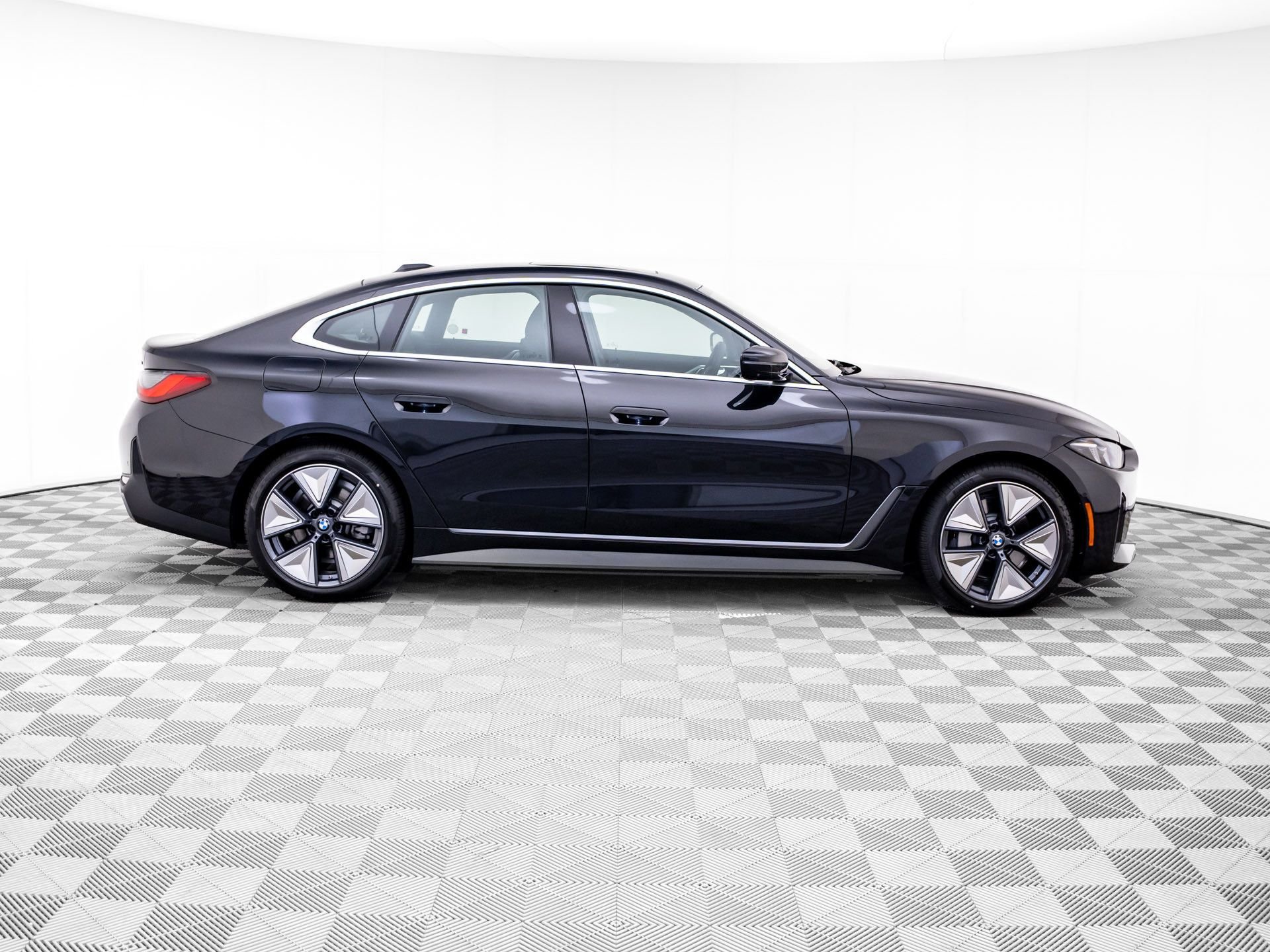 New 2026 BMW i4 xDrive40i w/ Premium Package AWD/4WD image 6