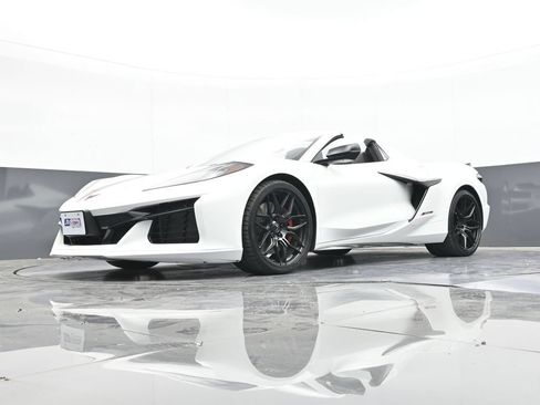 Used 2024 Chevrolet Corvette Z06 RWD image 45