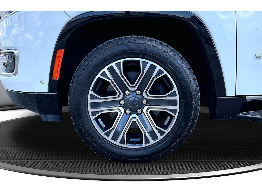 Certified 2024 Jeep Wagoneer Series II w/ Flexible Seating Group AWD/4WD image 53
