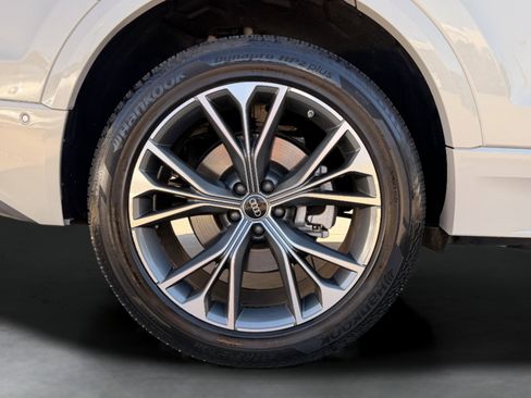 Used 2023 Audi Q8 Premium w/ Convenience Package image 10