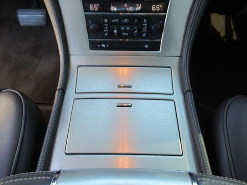 Used 2013 Cadillac Escalade Platinum image 21
