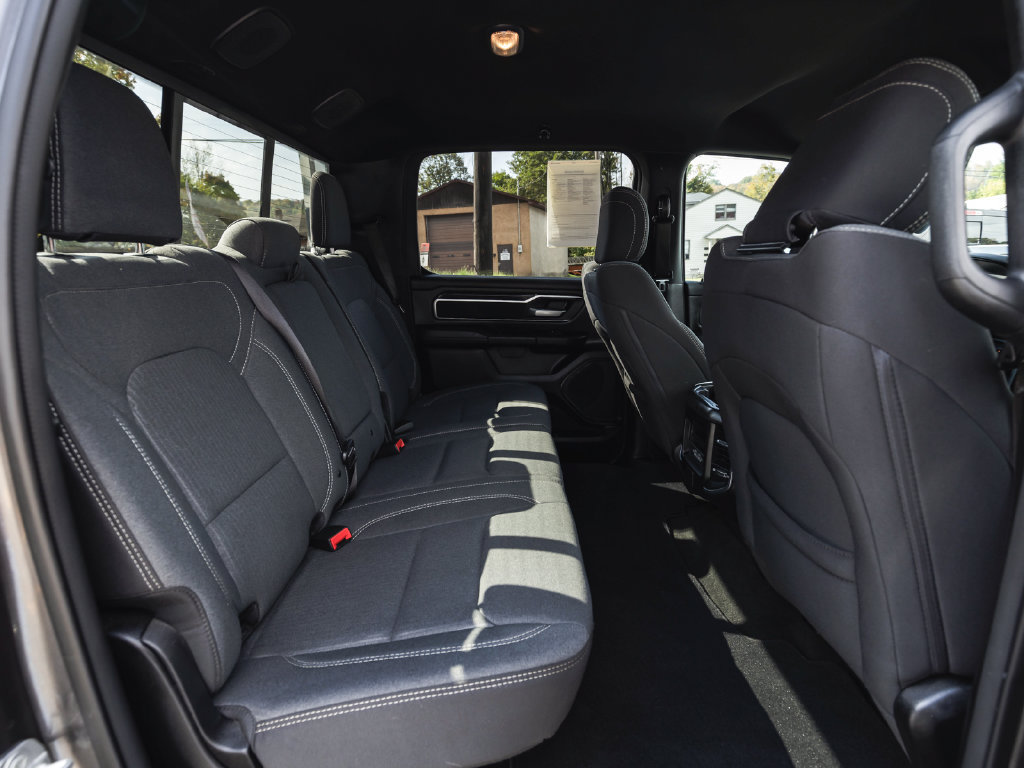 Used 2024 RAM 1500 Big Horn AWD/4WD image 33