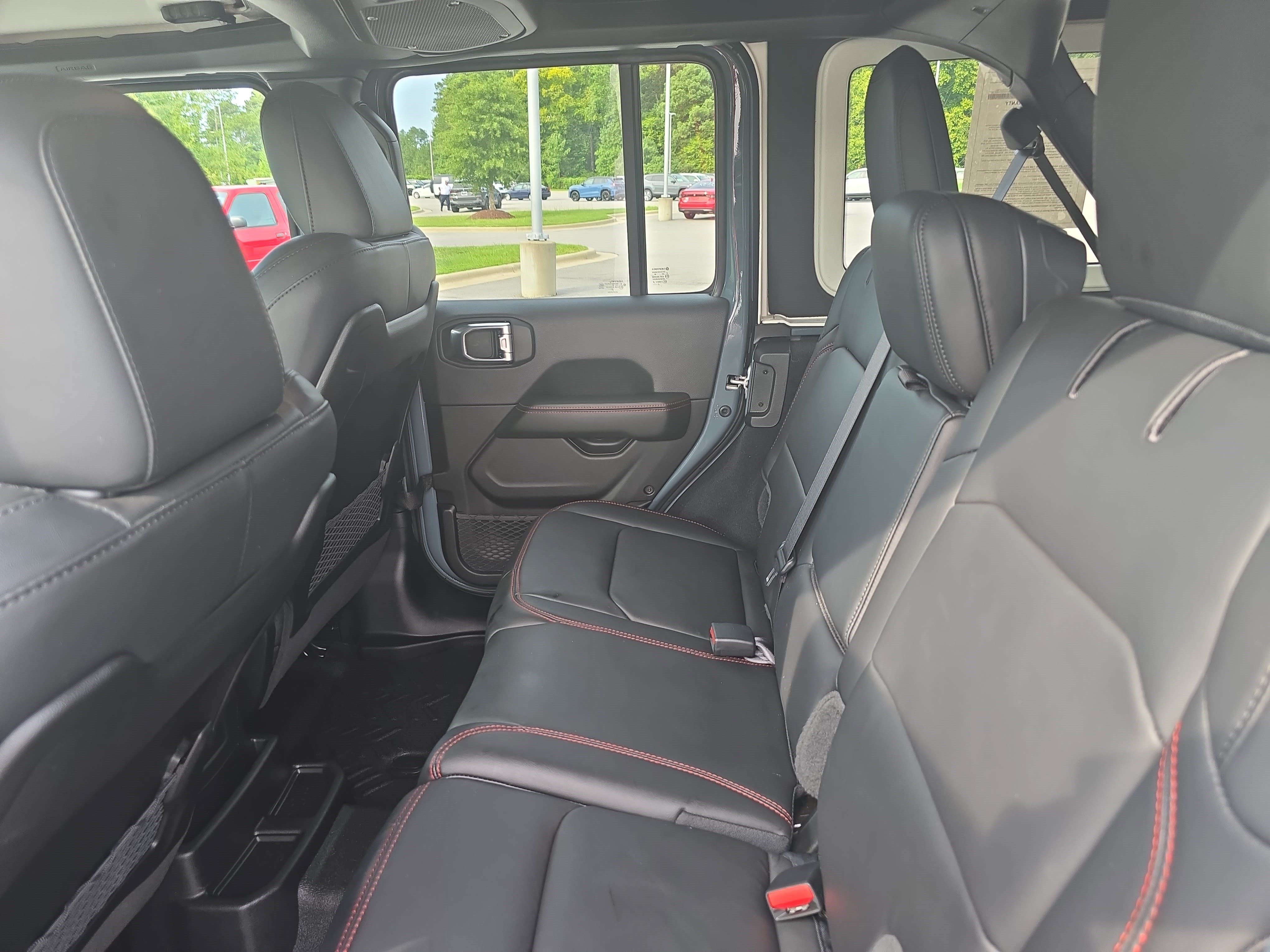 Used 2026 Jeep Wrangler Unlimited Rubicon AWD/4WD image 13