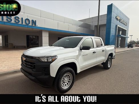 Used 2024 Chevrolet Colorado W/T image 1