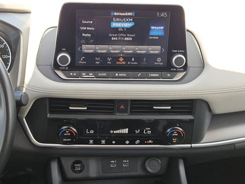 Used 2025 Nissan Rogue SV AWD/4WD image 13