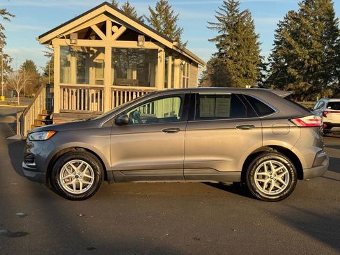 Used 2022 Ford Edge SEL image 3