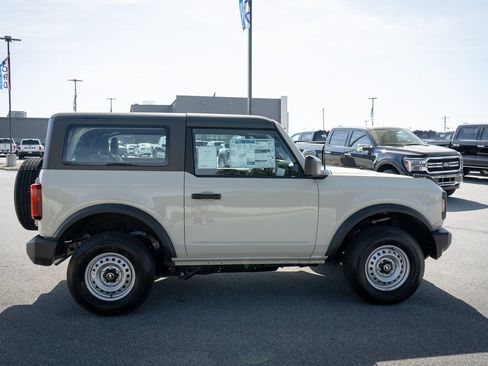 New 2026 Ford Bronco 2-Door AWD/4WD image 11