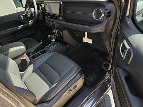 New 2026 Jeep Wrangler Unlimited Sahara AWD/4WD image 7