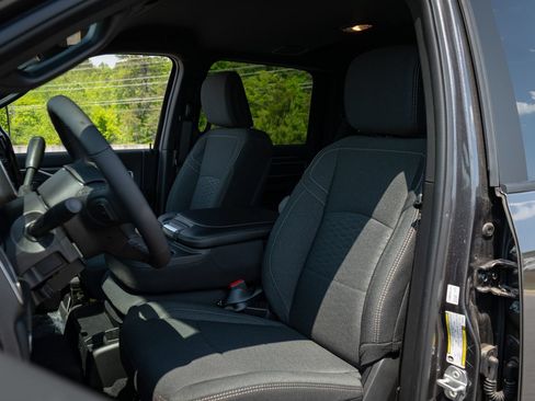 New 2026 RAM 2500 Big Horn AWD/4WD image 15