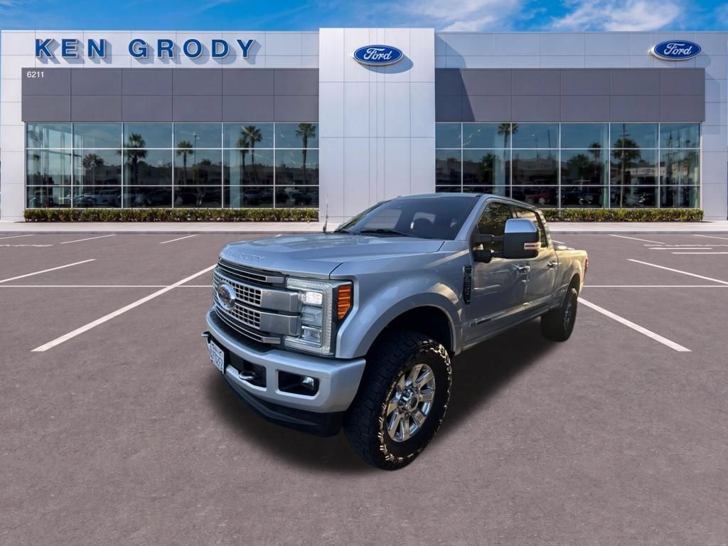 Used 2017 Ford F250 Platinum w/ Platinum Ultimate Package AWD/4WD image 4