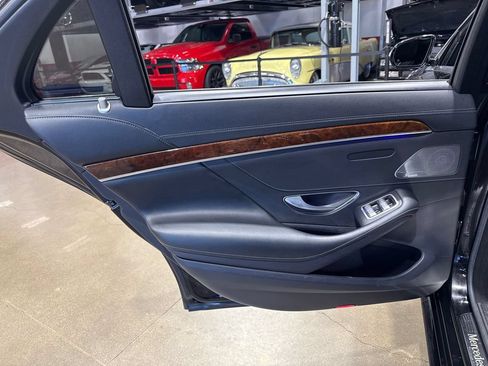 Used 2015 Mercedes-Benz S 550 4MATIC Sedan image 96