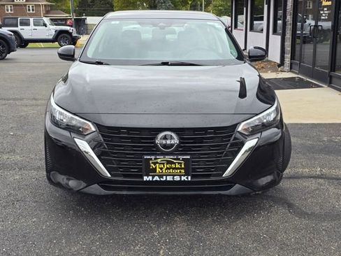 Used 2024 Nissan Sentra SV image 2