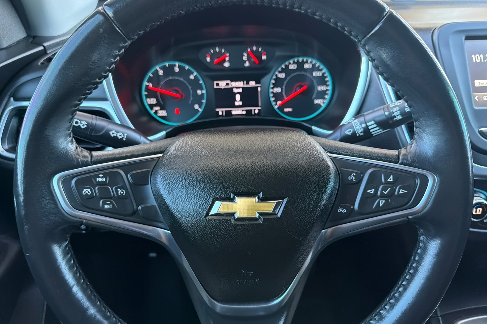Used 2018 Chevrolet Equinox LT FWD image 29
