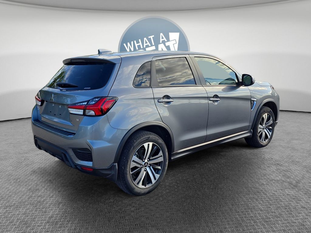 Used 2026 Mitsubishi Outlander Sport SE AWD/4WD image 3