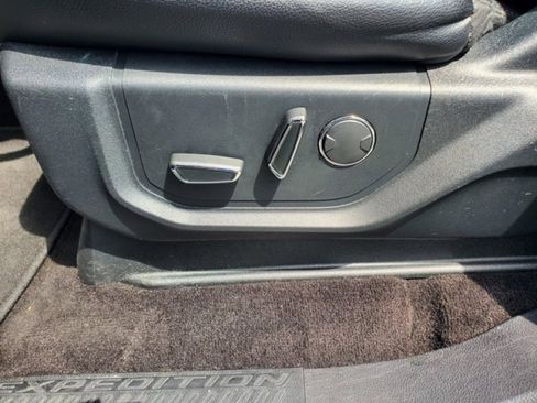 Used 2019 Ford Expedition Max XLT w/ Equipment Group 201A image 11