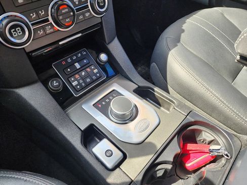 Used 2016 Land Rover LR4 HSE image 20