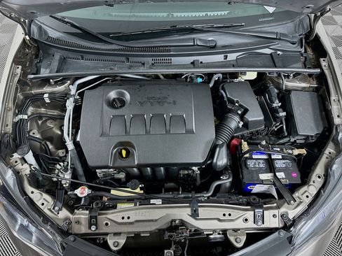 Used 2017 Toyota Corolla LE image 30