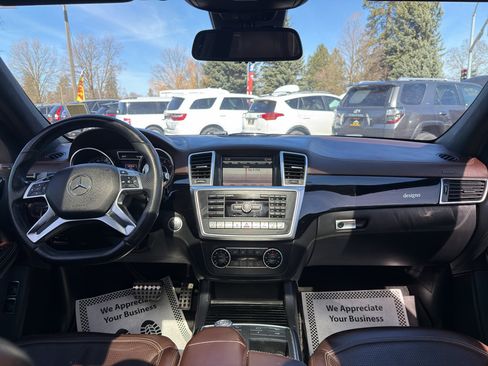 Used 2015 Mercedes-Benz GL 63 AMG 4MATIC image 24