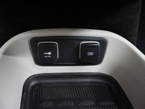 Used 2017 Chrysler Pacifica Touring-L FWD image 46