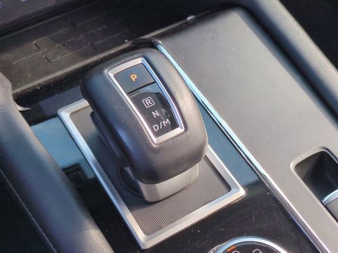 Used 2023 Mitsubishi Outlander SE image 16