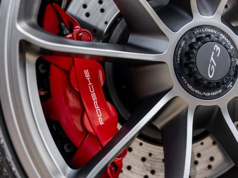 Certified 2014 Porsche 911 GT3 RWD image 18