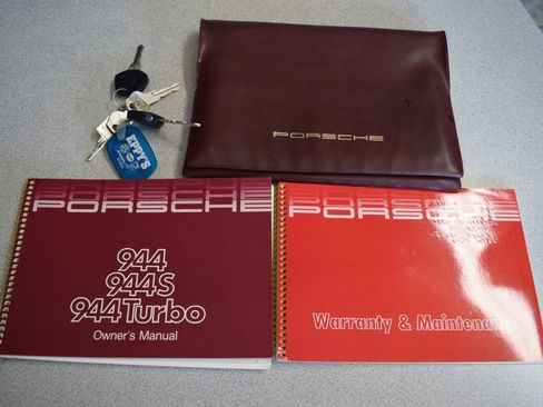 Used 1988 Porsche 944 Turbo RWD image 15