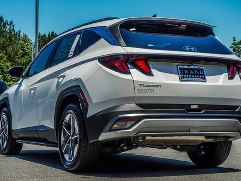 Certified 2025 Hyundai Tucson SEL FWD image 11