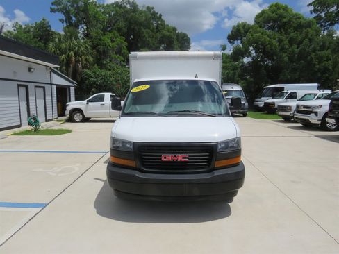 Used 2021 GMC Savana 3500 RWD image 2
