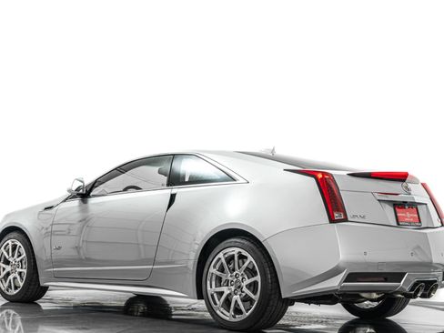 Used 2011 Cadillac CTS V w/ Wood Trim Package RWD image 33