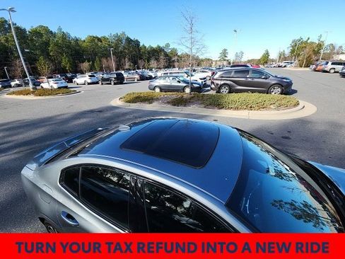 Used 2019 Volvo S60 T6 R-Design image 17