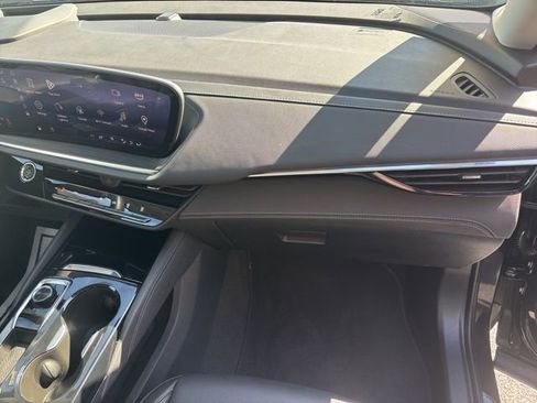 Used 2025 Buick Envision Preferred image 22