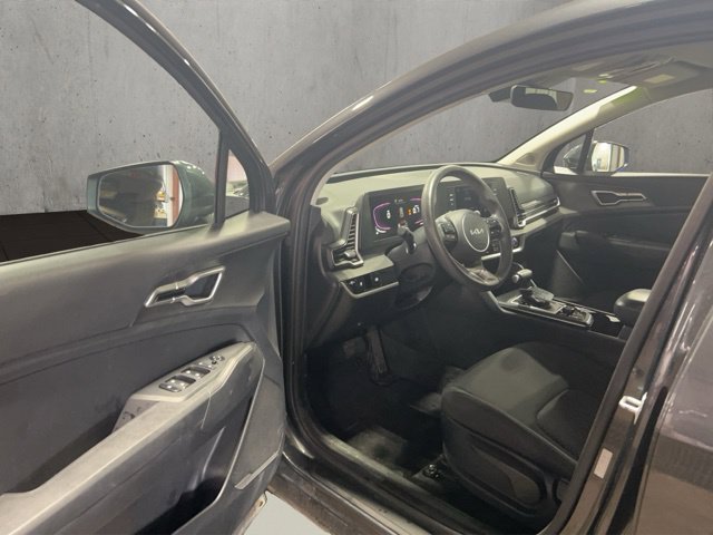 Used 2023 Kia Sportage LX AWD/4WD image 19